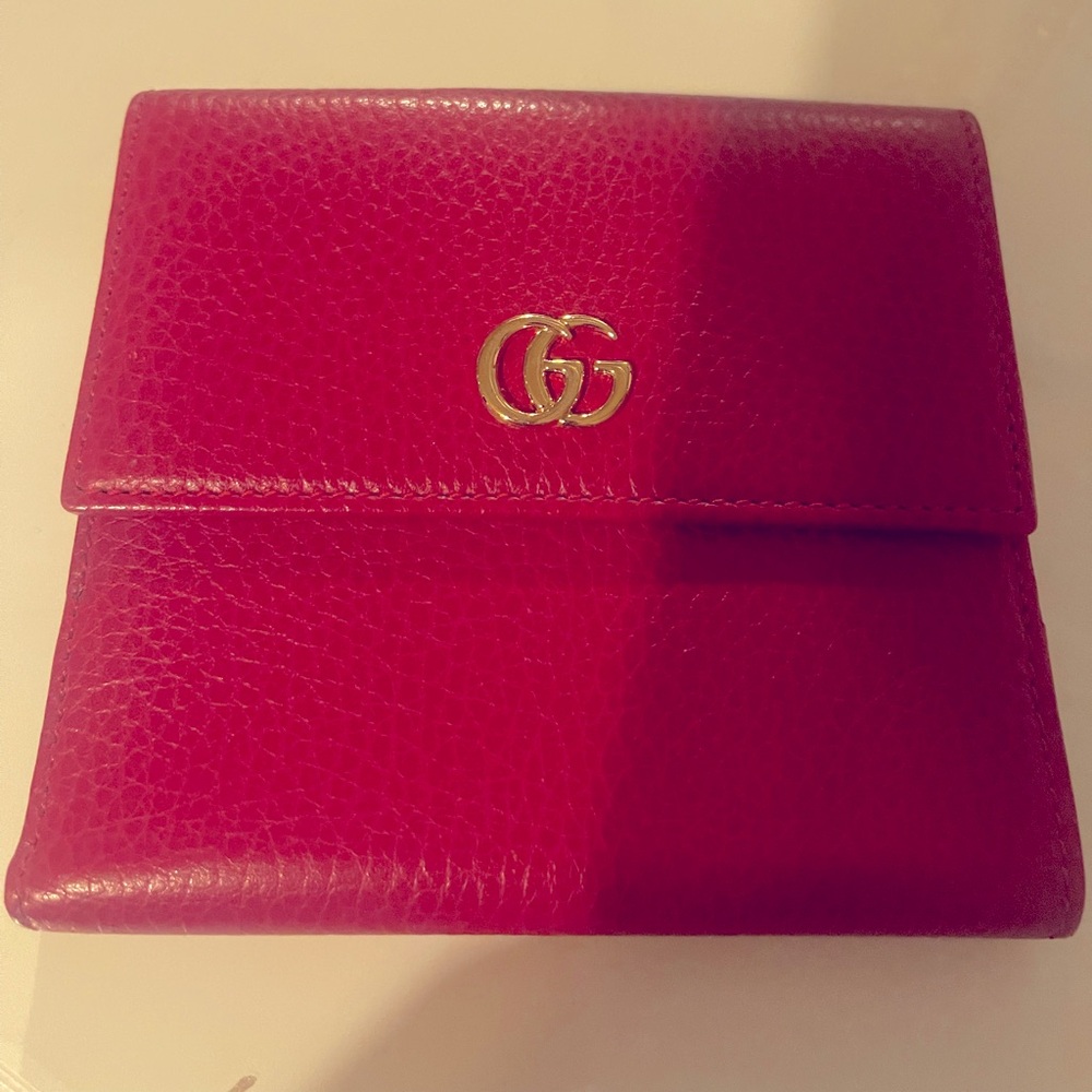 Authentic Gucci Wallet. Unisex ( men or women’s)